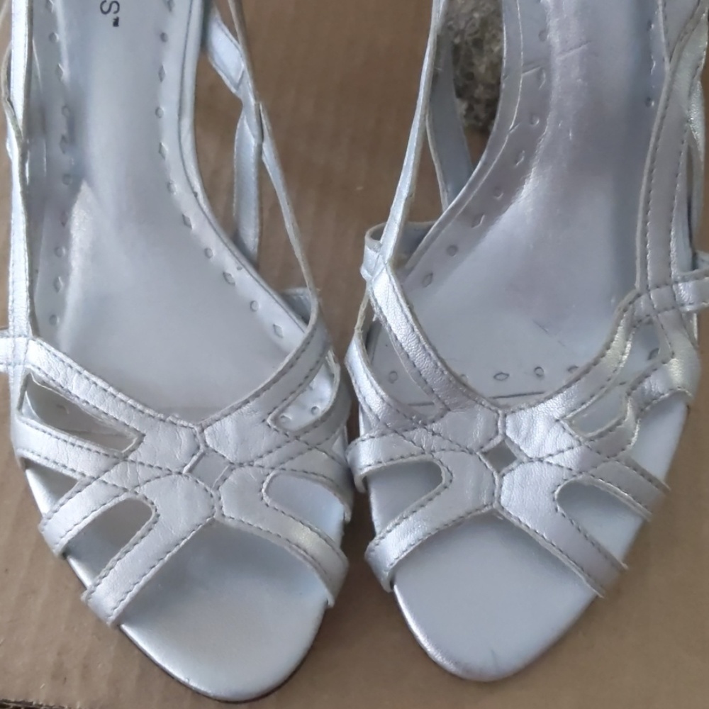 BCBG Girls silver  Heels